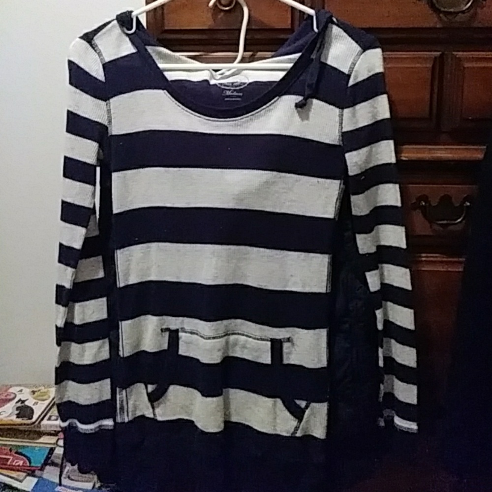 Long sleeve with hood